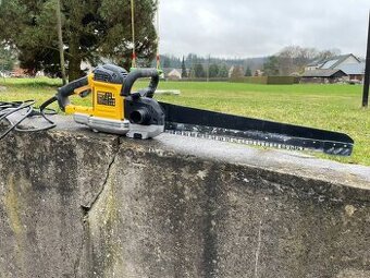 Stavební pila Dewalt DWE397-QS Alligator 1700W