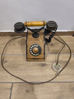 Retro telefon Tesla