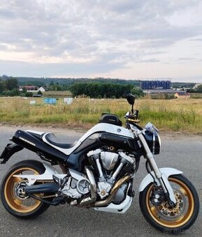 YAMAHA MT-01
