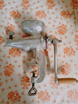 Retro ruční odšťavňovač ovoce - 1