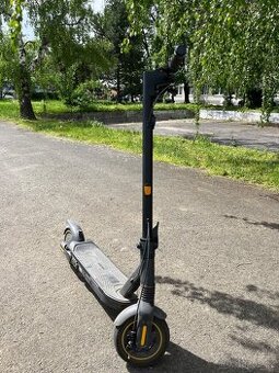 Ninebot KickScooter MAX G2 E by Segway
