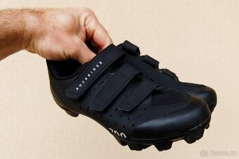Tretry XC RACE černé (39 EU) - málo použité