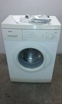 pračka BOSCH Maxx4 náplň 5 kg - úzká jen 40 cm -
