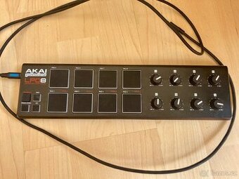 AKAI LPD8 - 1