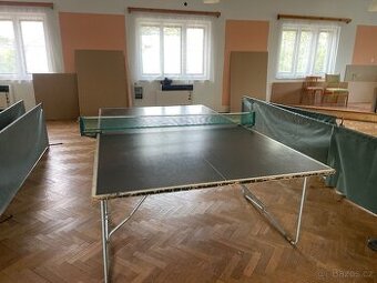 Pingpongový stůl