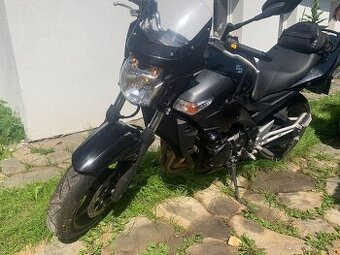 Suzuki grs 600