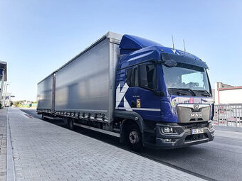 Řidič C+E na plachtovou soupravu. Vnitro. (Truckjobs)