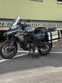 Benelli trk 502 x LeoVince laděný výfuk LED světla Givi