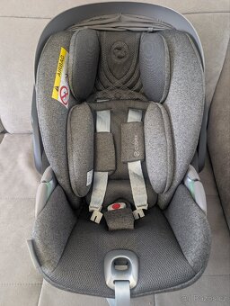 CYBEX Cloud T i-Size Plus autosedačka + Base T základna