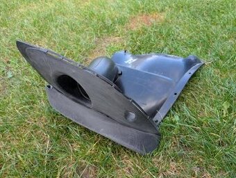 Corvette C6 - podběh přední na straně řidiče, komplet