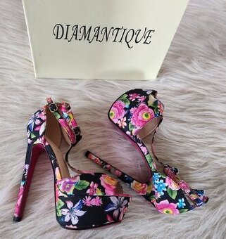 Dámské květované lodičky 36