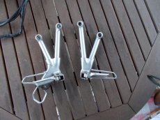 SUZUKI BANDIT - zadní stupačky