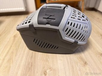 přepravka plastova na kočky/psi