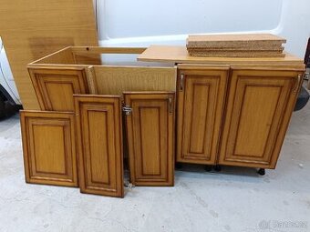 Kuchyňské skříňky