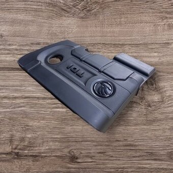 Škoda Fabia 3 1.4 TDI - Kryt motoru 04B103925C