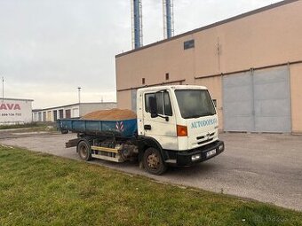 Nissan Atleon hákový nosič kontejneru