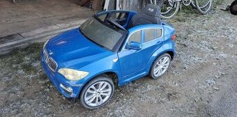 Dětské elektrické auto,na opravu baterie jsou v pořádku.Vyzv