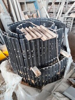 Pásy na bagr cat 307B