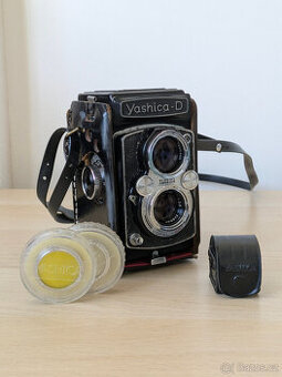 Yashica D vzácný model + přísušenství