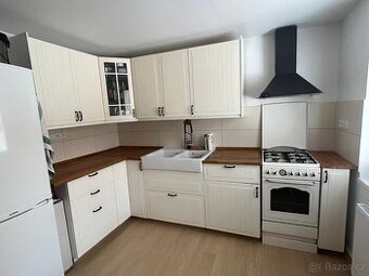 kuchyňská linka se spotřebiči