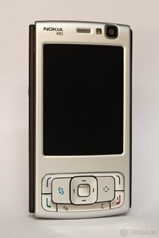 NOKIA N95 plně funkční s originální baterií a nabíječkou
