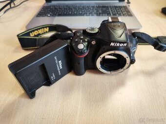 Prodám digitální zrcadlovku NIKON D5200