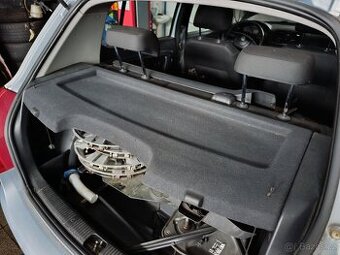 Plato kufru Škoda Fabia 2