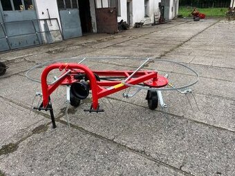 Dvou rotorový obraceč píce Jarmet