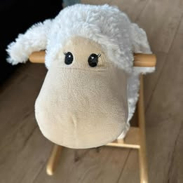 Dřevěná houpací ovce