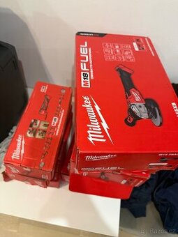 MILWAUKEE Aku úhlová bruska 115 mm M18 FSAG115XB