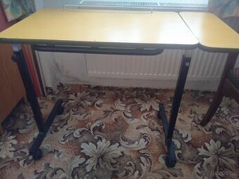 Zdravotní stolek.nad postel