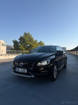 Volvo V60 D4 Cross Country 4x4  TOP STAV