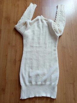 Úpletové šaty, vel. S