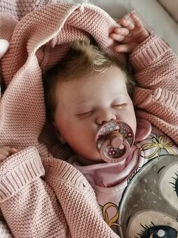 Prodám krásnou reborn holčičku z kitu Ashia