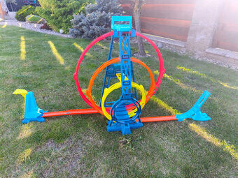 Mega set hot wheels - 2 velké dráhy a bonusy