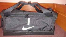 Pánská sportovní taška Nike