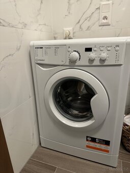 Slim pračka Indesit EWUD 41051 W