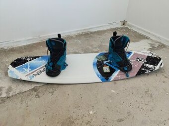 Wakeboard Liquid Force Rogue 139 s vázáním