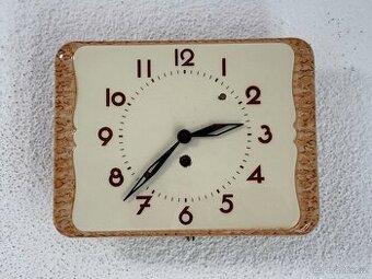 Nástěnné staré keramické kuchyňské hodiny funkční