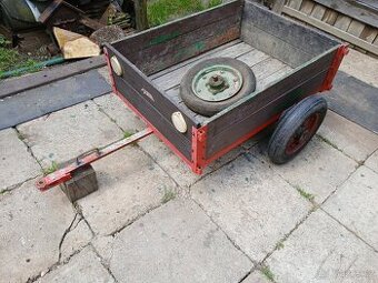 Vlečka za zahradni traktor