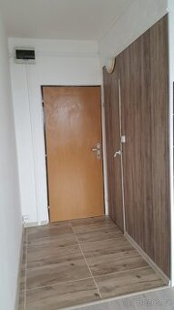 Pronajmu dlouhodobě byt 0+1 s balkonem v Mostě