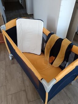 Cestovní postýlka