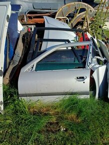 Nissan Primera levé přední dvere