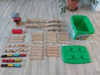 Dřevěné vláčky, domeček, mosty, koleje, jako Ikea Lillabo