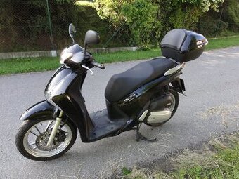 Honda Sh 150,najeto pouze 6 850 km, TOP STAV, STK do 05/2029