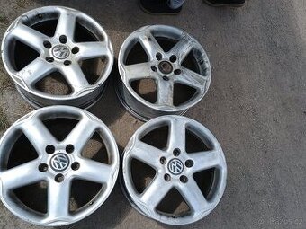 Q7 ALU disky 130x18 vw pneu jen na dojetí