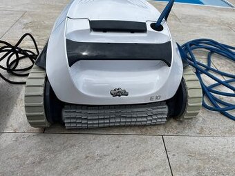 Bazenovy vysavac Dolphin E10