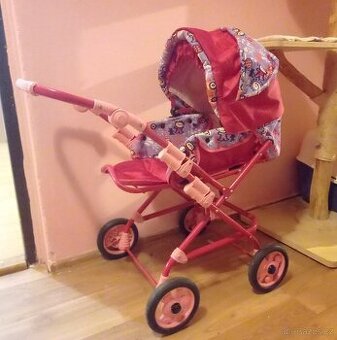 Kočárek pro panenky