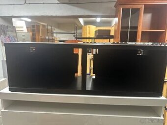 Černá skříňka / TV stolek