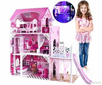 Dřevěný domeček s panenkami, autíčkem a skluzavkou